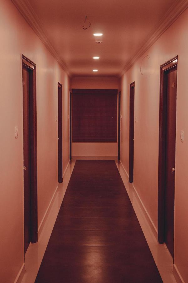 Hotel Mountview Comforts 蒂鲁帕蒂 外观 照片