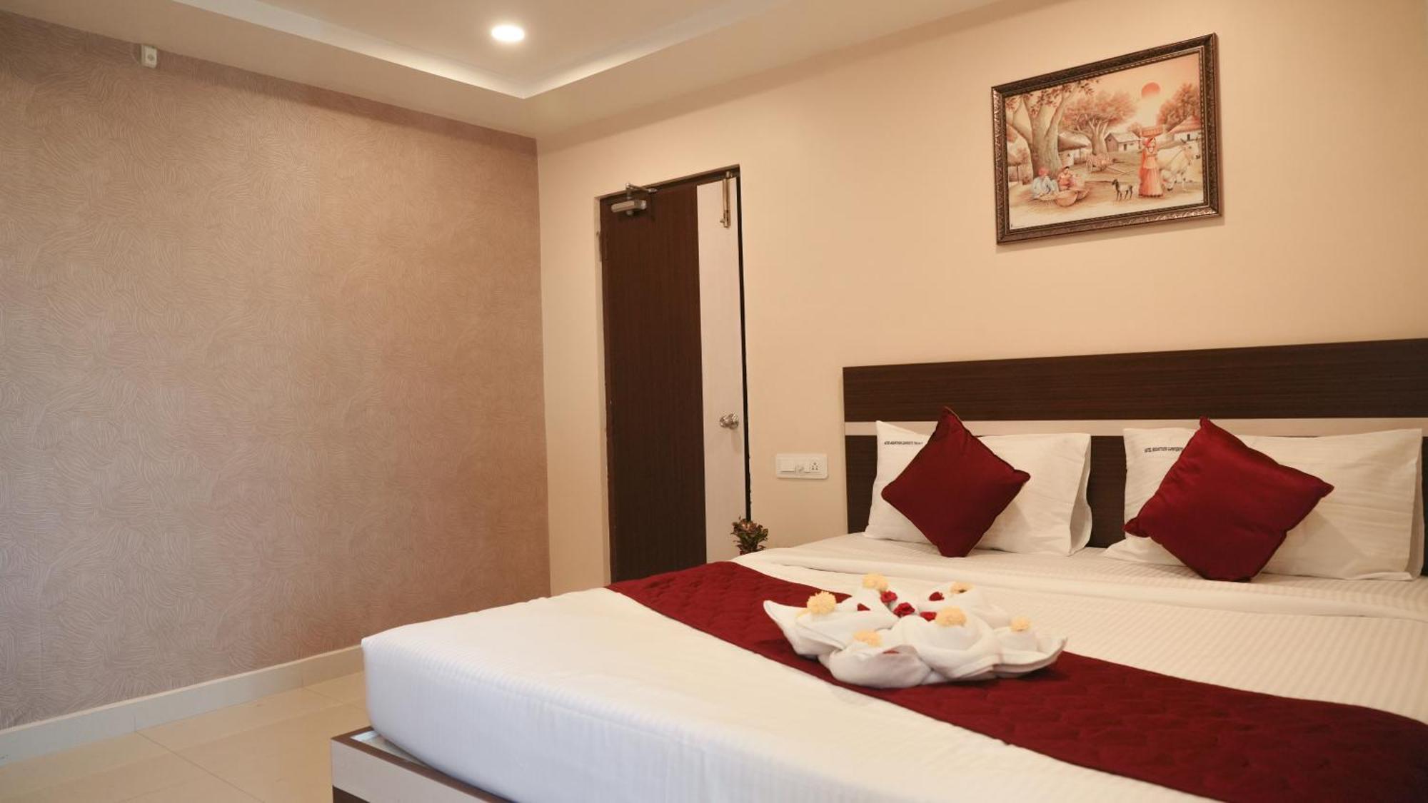 Hotel Mountview Comforts 蒂鲁帕蒂 外观 照片